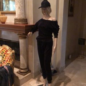 Juicy Couture Black Velour Set (2)